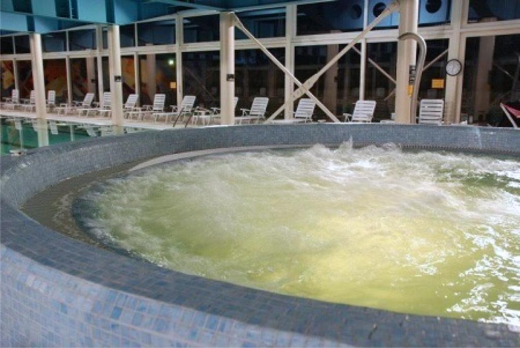 Hotel Spa Ice Resort Ghiroda Exterior photo