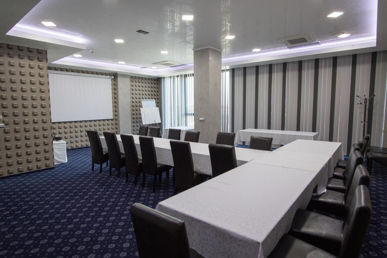 Hotel Spa Ice Resort Ghiroda Exterior photo