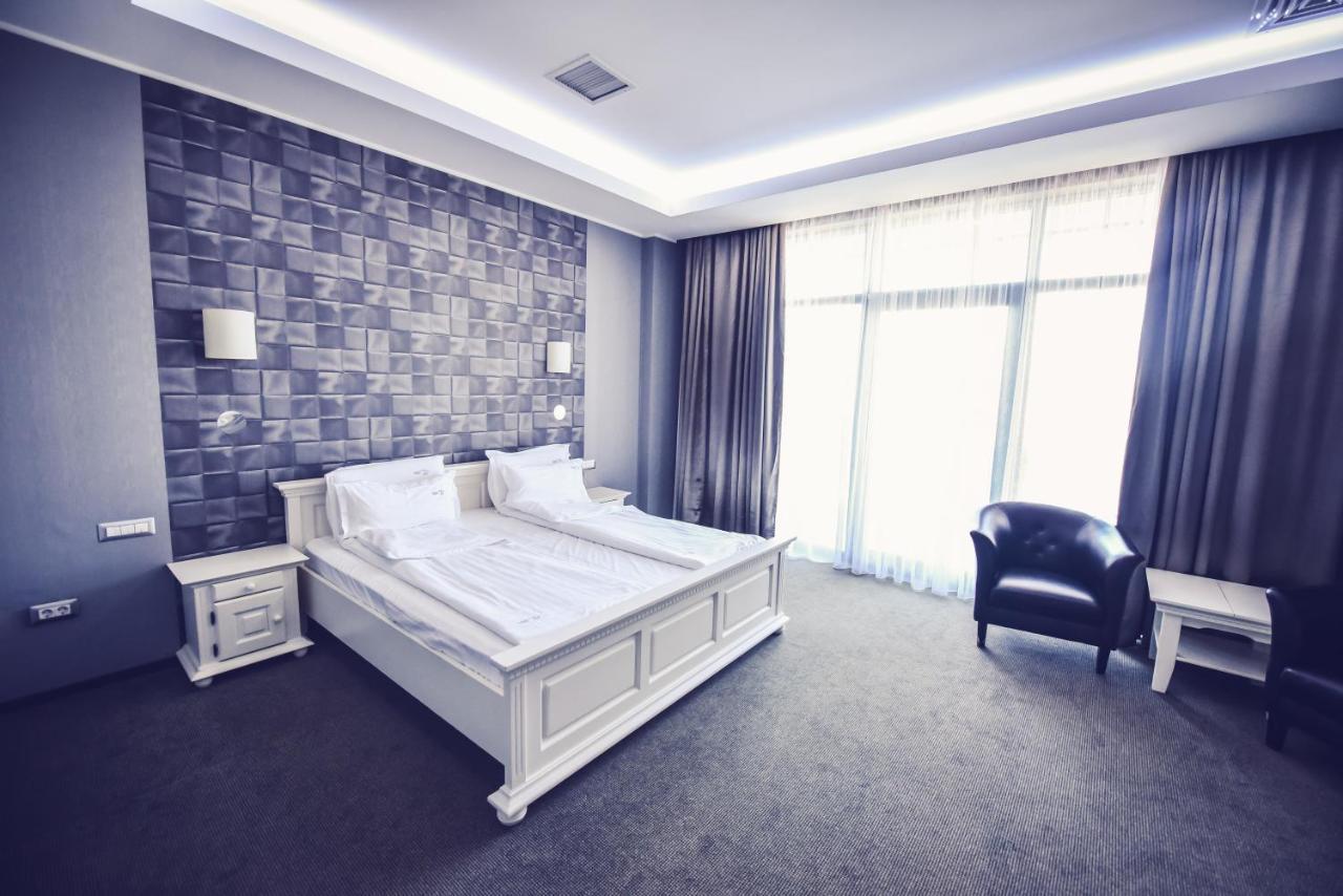 Hotel Spa Ice Resort Ghiroda Exterior photo
